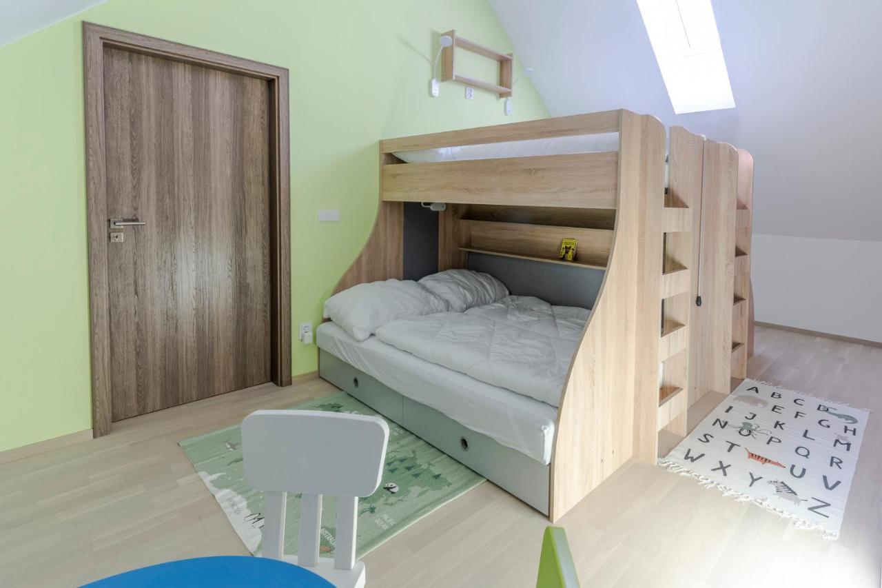 Apartman Horni Misecky - Luxusni Ubytovani Pro Dve Rodiny S Detmi Buitenkant foto